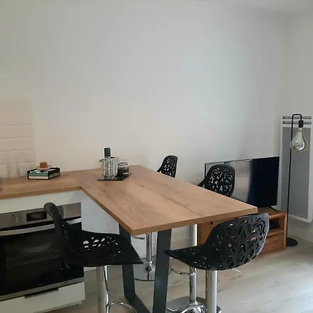 Cosy Avec Balcon, Proche Centre Et Plages, Parking Inclus - Fr-1-239-896 * קפברטון